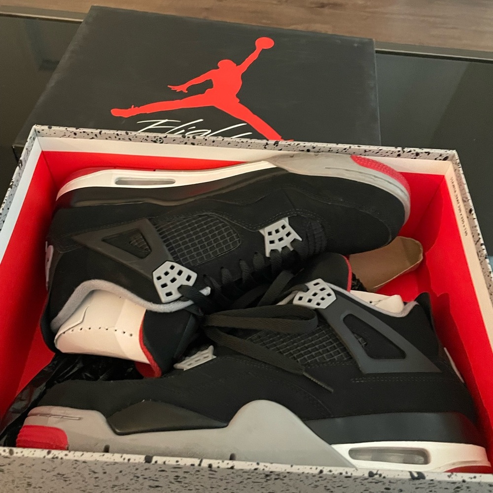 Jordan 4 Bred